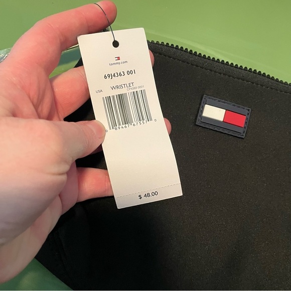 Tommy Hilfiger Wristlet - Picture 3 of 4